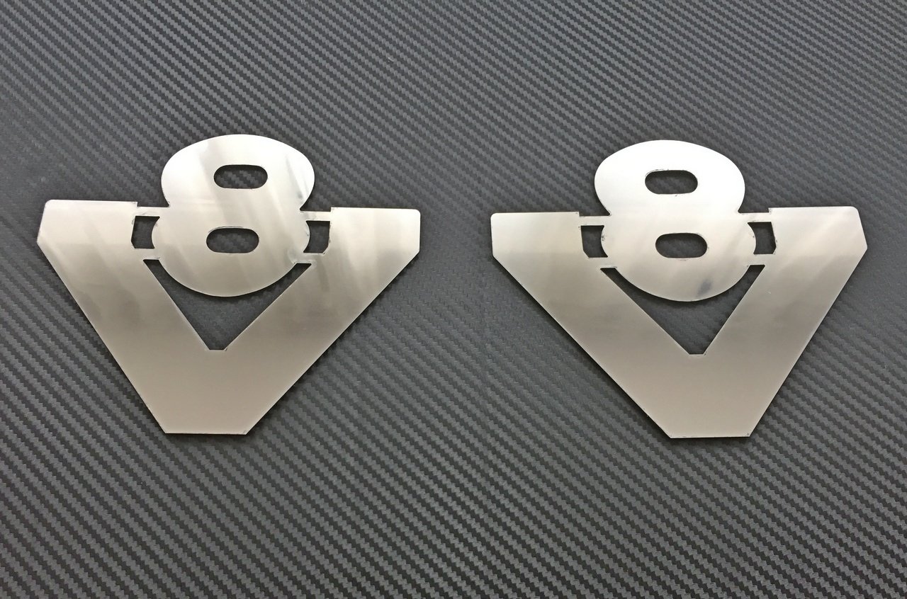 2 x V8 Edelstahl Buttons für Scania Trucks alle Series poliert Dekoration Zubehör von 24/7 AUTO