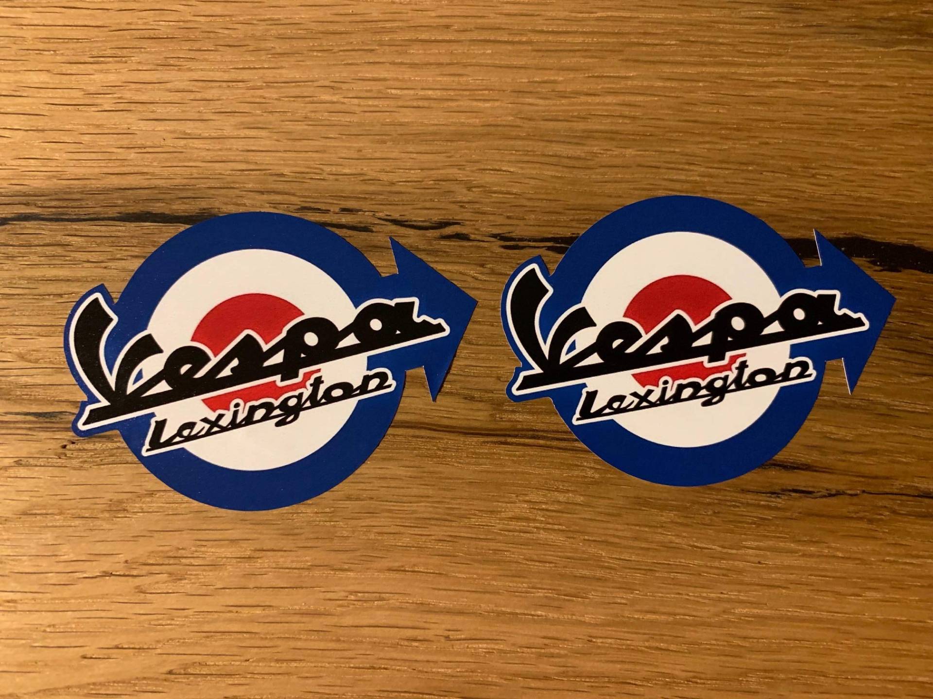 24/7stickers #729 2X Vespa Lexington Aufkleber 8,5x6cm Roller Tuning Moped 1:50 Vintage Italien UK Moped Retro Oldtimer von 24/7stickers