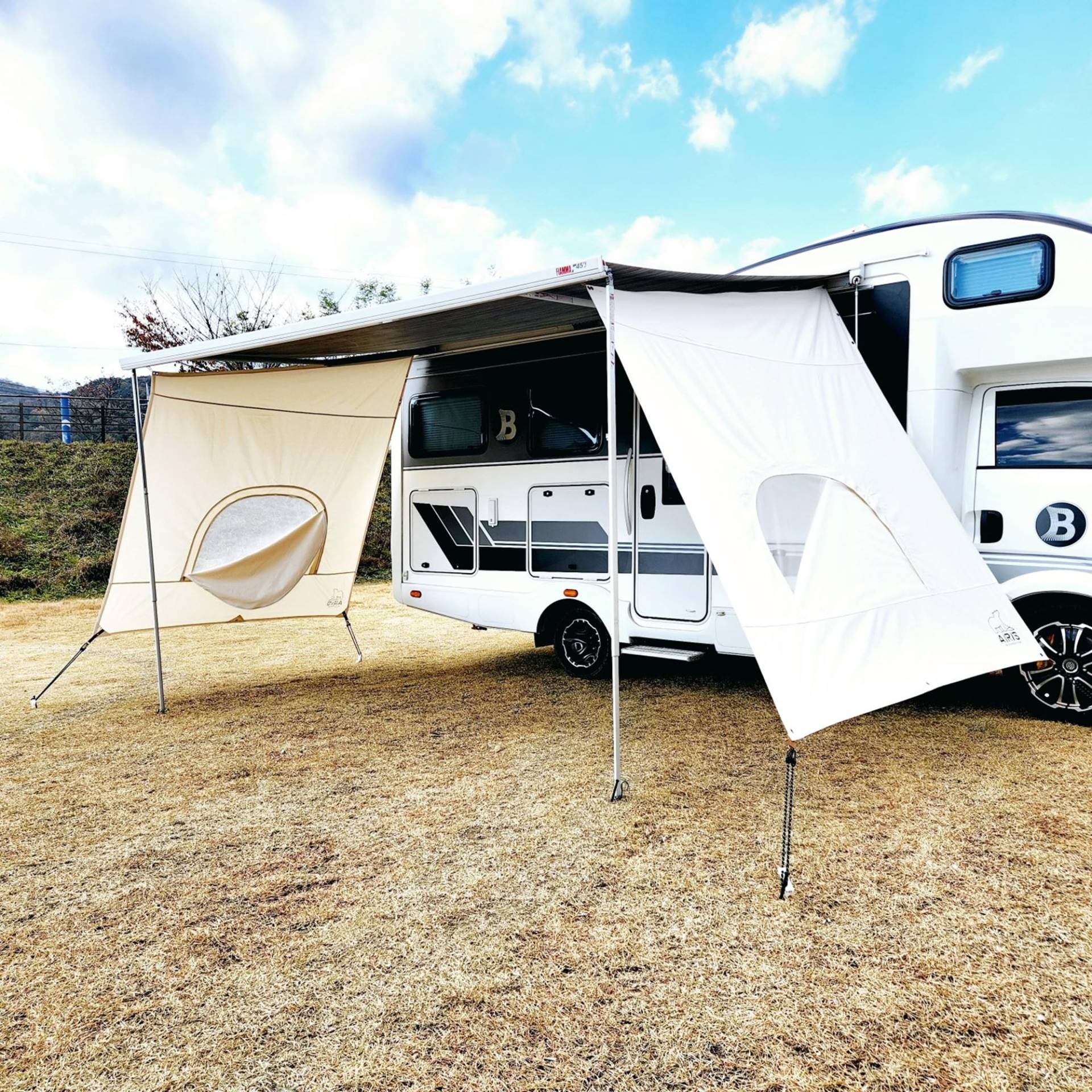 AIRIS Sonnenschutz & Rain Blocker für Wohnmobil Markise – Patentiertes System für einfache Installation, kompatibel mit Fiamma & Thule von AIRIS WILD EXPEDITION