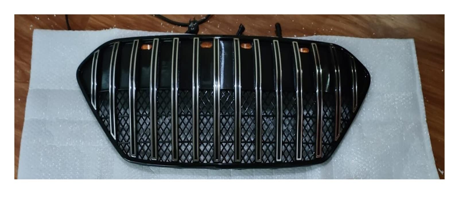 Front Kühlergrille Auto Frontgrill Für Hyundai Für Ix35 2009-2013 2010 2011 2012 ABS Front Grille Um Trim Trim Grills Refit Racing(Black Silver-1) von AJHJET