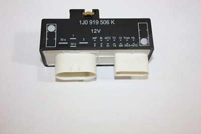 Automega Steuergerät, Elektrolüfter (Motorkühlung) [Hersteller-Nr. 150039710] für VW, Seat von AUTOMEGA