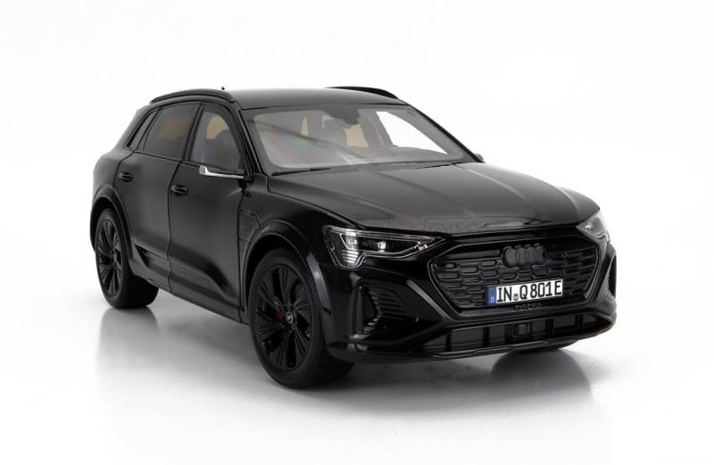 Audi 5012328651 Modellauto 1:18 Miniatur Q8 e-tron, schwarz von Audi collection