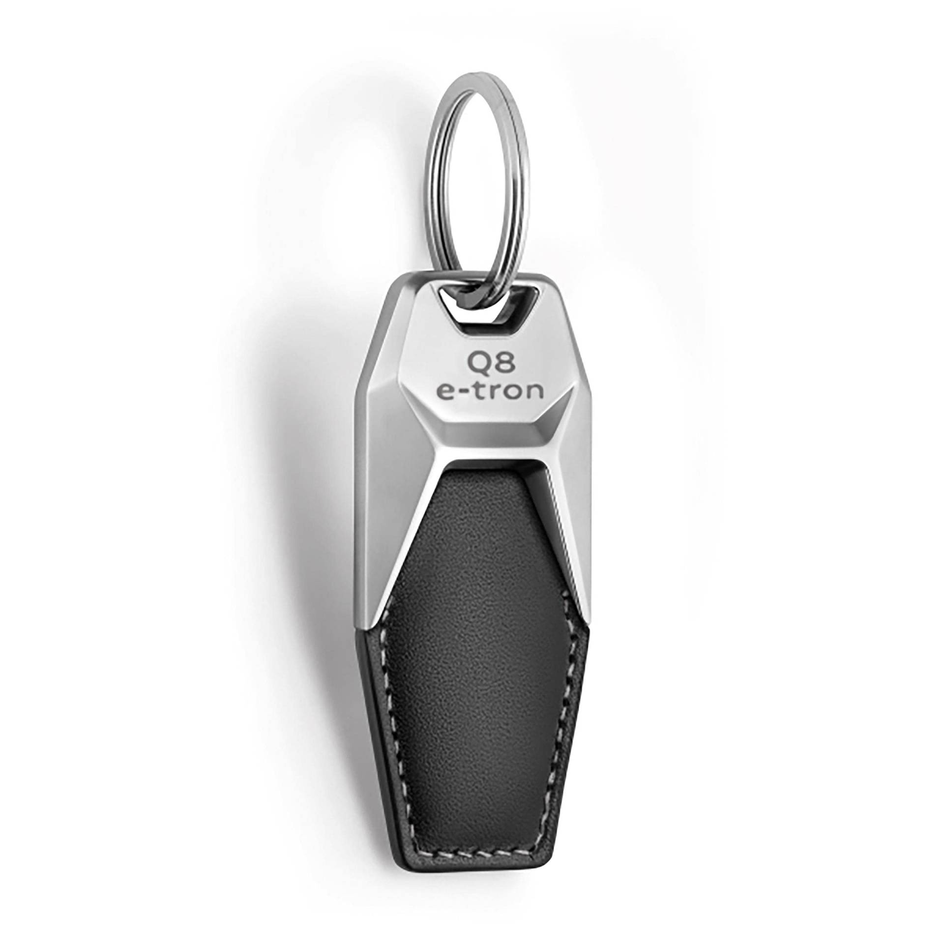 Audi 3182300100 Schlüsselanhänger Metall/Leder Anhänger Keyring, mit Q8 e-tron Gravur, silber/schwarz von Audi