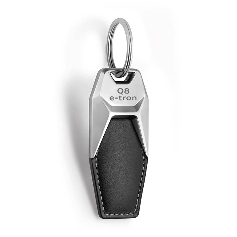 Audi 3182300100 Schlüsselanhänger Metall/Leder Anhänger Keyring, mit Q8 e-tron Gravur, silber/schwarz von Audi