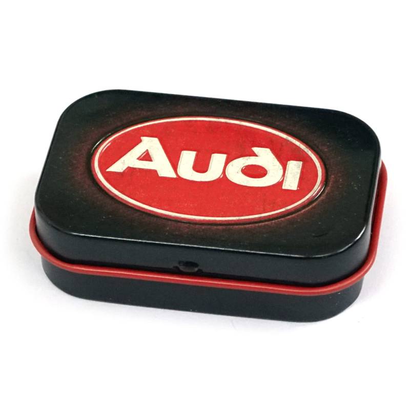 Audi A8-8023 Pillendose Logo Pflaume Oval Stahlblech Dose Nostalgie, schwarz/rot von Audi