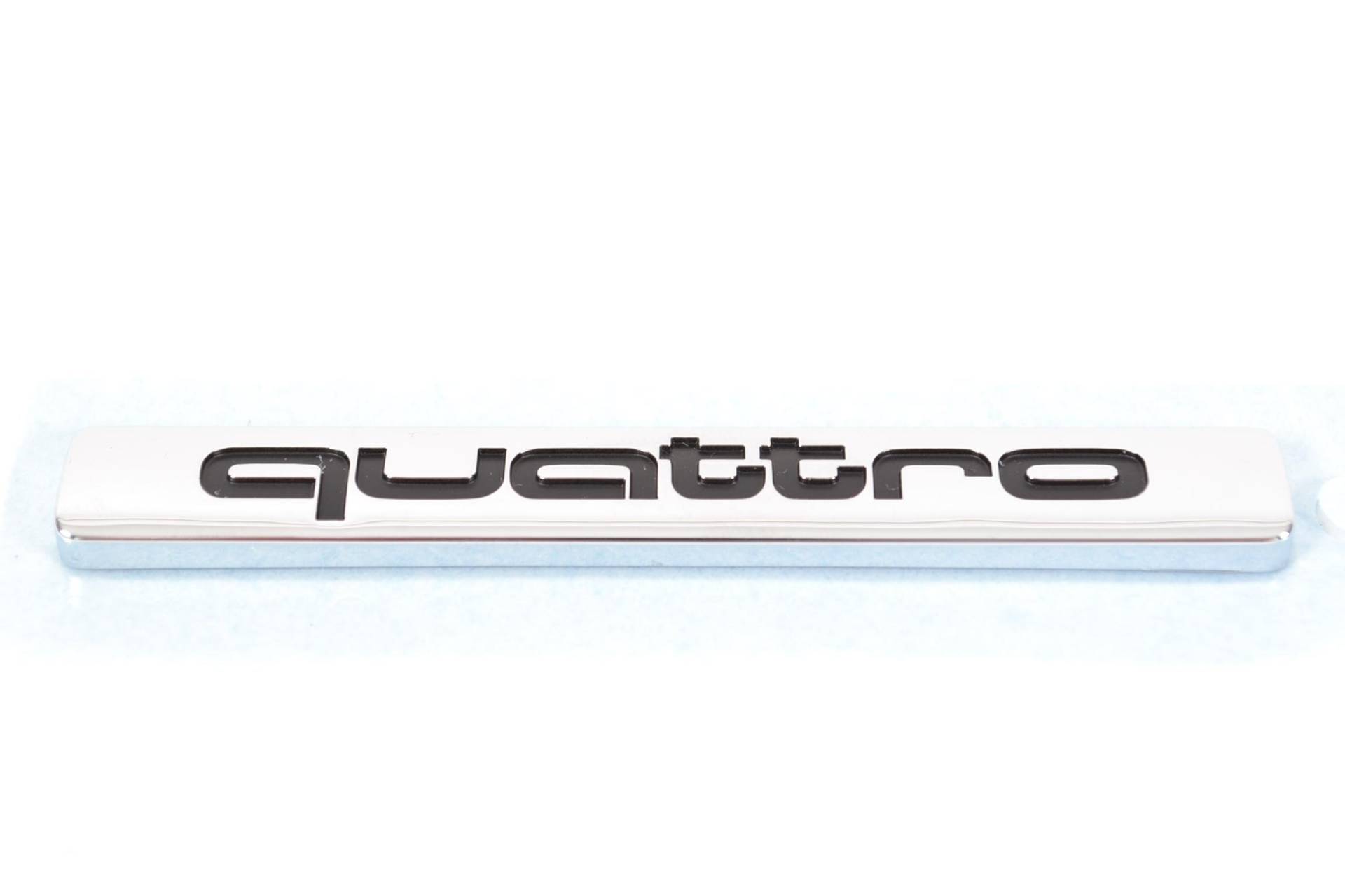 Audi Original Quattro Schriftzug Emblem 8H0853737 2Zz von Audi