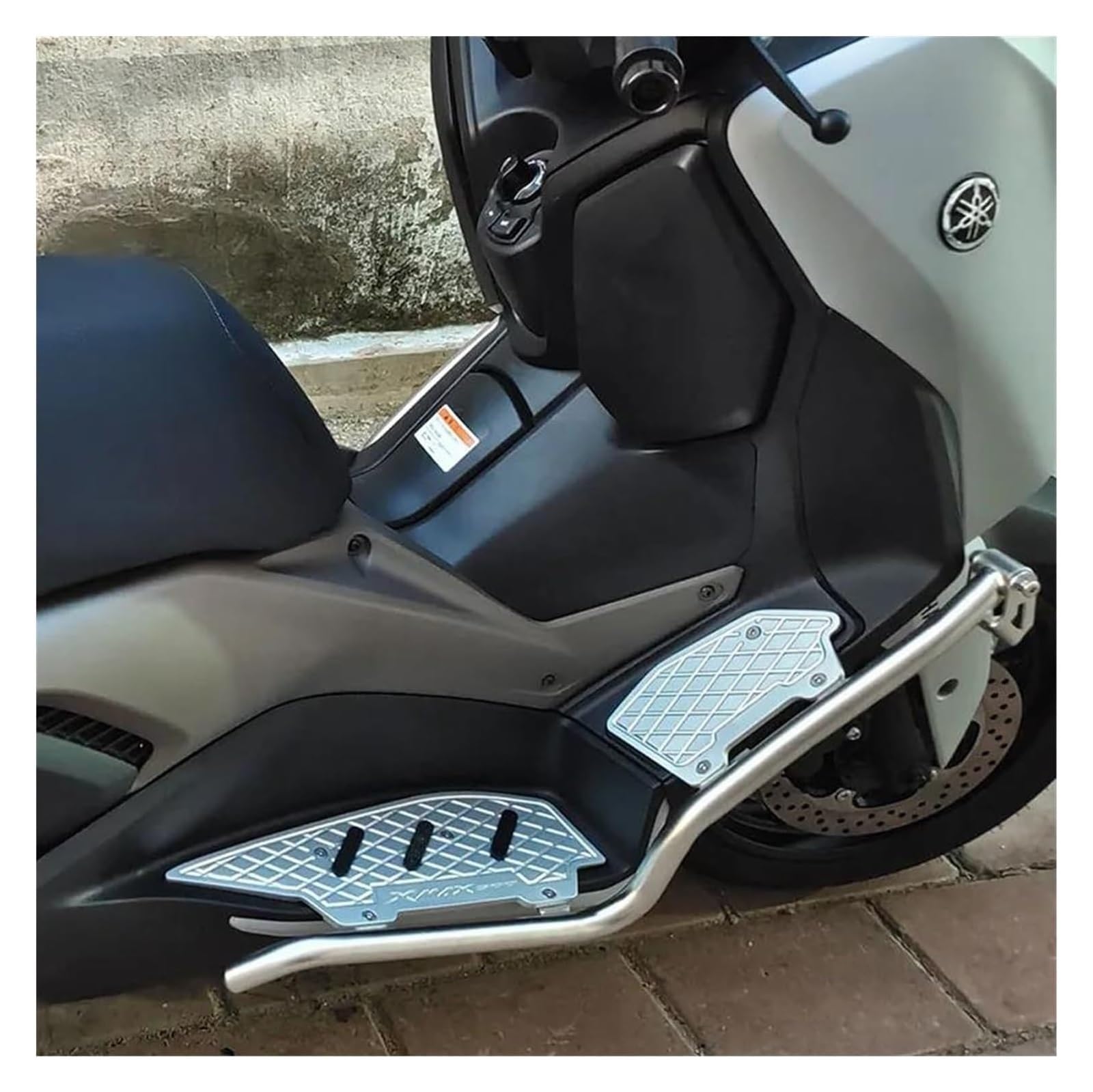 Für X-MAX 300 Für XMAX300 2023 Motorrad Zubehör Pedal Stoßstange Fußrasten Anti Slip Fuß Pedal Kit Fussrasten Motorrad(Silber) von BUTUFYTR