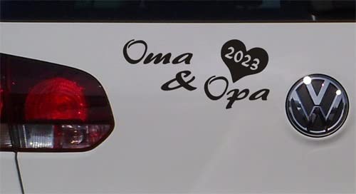 Baumgartner Oma & Opa 2023 Spruch Styling Auto Aufkleber Sticker Bomb Shocker Tuning Decal OEM Dub_SPR-033 (041 pink) von Baumgartner