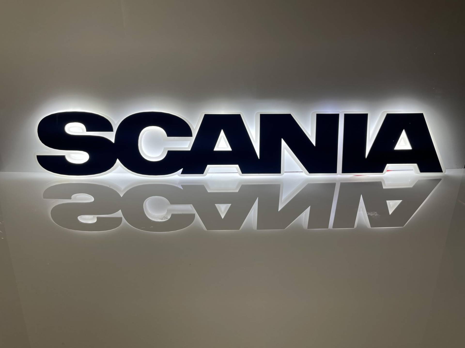 Scania Led Front Logo - Led Logo Scania von Best Trucks Europe