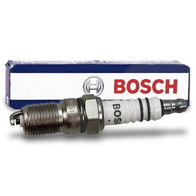 Bosch Zündkerze Super plus [Hersteller-Nr. 0242235661] für Austin, Citroën, Ford, Mercedes-Benz, Peugeot, Renault von Bosch