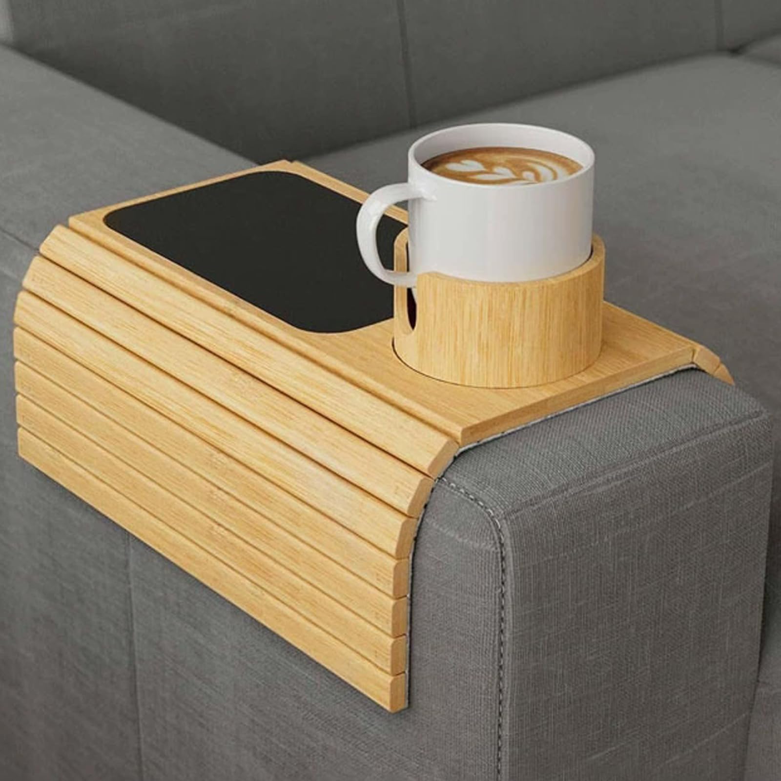 Foldable Bamboo Tray with Cup Holder, Sofatablett Armlehne, Flexibles Sofatablett mit Getränkehalter, Couch Ablage für Armlehne mit Anti-Rutsch Pad, Sofa Armlehnentablett für Snacks, Handy, Tassen (B) von CHENRI