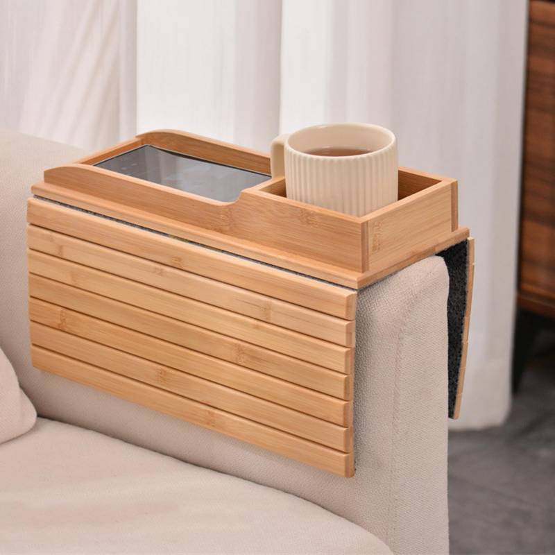 Foldable Bamboo Tray with Cup Holder, Sofatablett Armlehne, Flexibles Sofatablett mit Getränkehalter, Couch Ablage für Armlehne mit Anti-Rutsch Pad, Sofa Armlehnentablett für Snacks, Handy, Tassen (C) von CHENRI