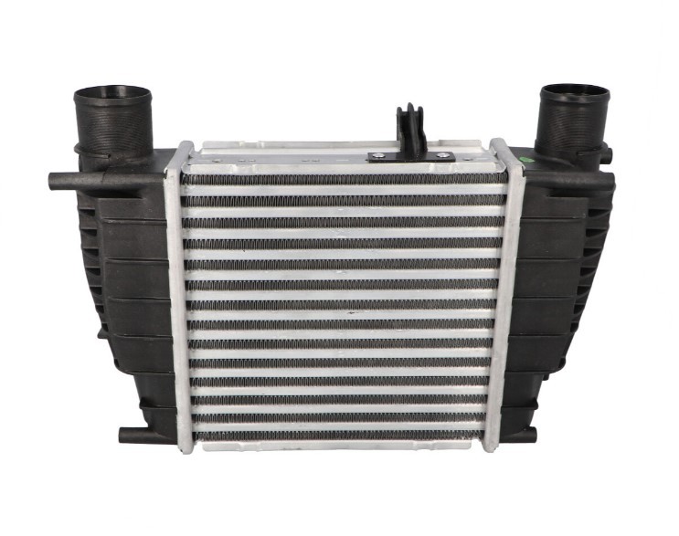 CLIMTEX Ladeluftkühler RENAULT,NISSAN CH4-775 8200297423,8200471884,8200471888 Intercooler 4881259,IC4069,144619U20A,14461EM00A,8200170504 von CLIMTEX