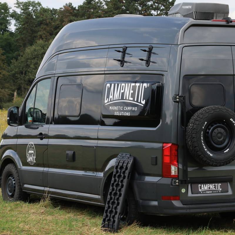 Magnetische Sandboard Halterung - Universal - passt für die meisten Sandbleche - einfach anbringen ohne Bohren am Kastenwagen, Camper, Wohnmobil wie Sprinter, Crafter und Ducato von Campnetic