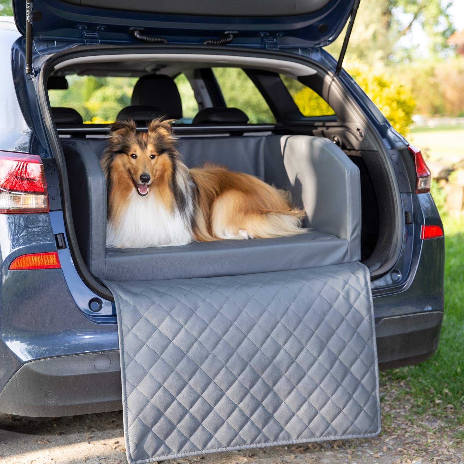 CopcoPet - Travel Bed Hundebett für Kofferraum 100 x 70 cm Kunstleder - Kofferraumschutz Hund wasserabweisend & Kratzfest - Hundebett Auto rutschfest & robust mit Schutzdecke - Reisebett Hund Grau von CopcoPet