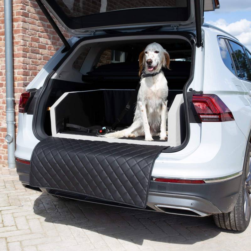 CopcoPet - Travel Bed Hundebett für Kofferraum 90x55x38cm Kunstleder - Kofferraumschutz Hund wasserabweisend & Kratzfest - Hundebett Auto Anschnallsystem & Schutzdecke - Reisebett Hund Schwarz/Weiß von CopcoPet