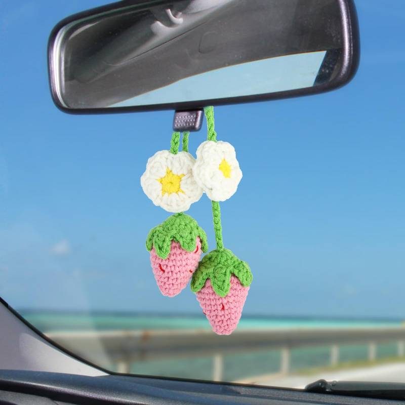 2 Stück Erdbeer Autospiegel Anhänger Niedliche Auto Rückspiegel Deko Anhänger Deko Erdbeere Auto Dekor Auto Anhänger Für Auto Spiegel Auto Zubehör Blume Hanging Charms Zubehör Für Frauen (Rosa) von DIVINA VITAE