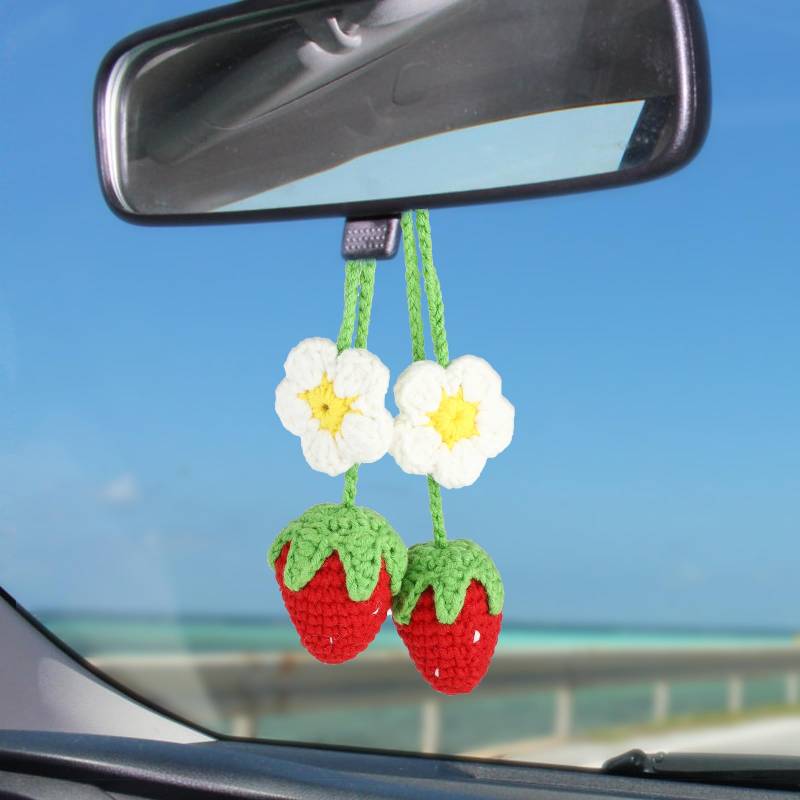 2 Stück Erdbeer Autospiegel Anhänger Niedliche Auto Rückspiegel Deko Anhänger Deko Erdbeere Auto Dekor Auto Anhänger Für Auto Spiegel Auto Zubehör Blume Hanging Charms Zubehör Für Frauen (Rot) von DIVINA VITAE