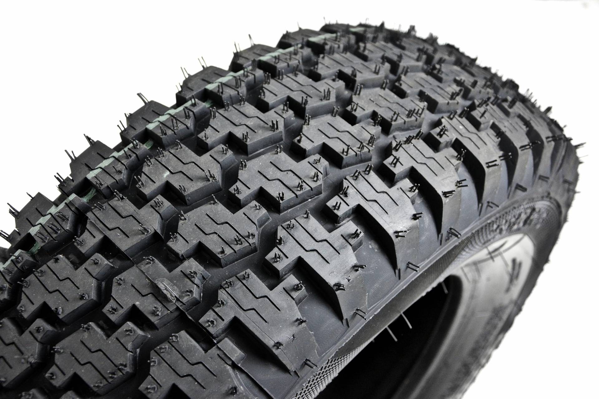 235/65 R16 RUBICON 111R Offroad Reifen Gelände 4x4 SUV AT M+S 3PMSF von DKM