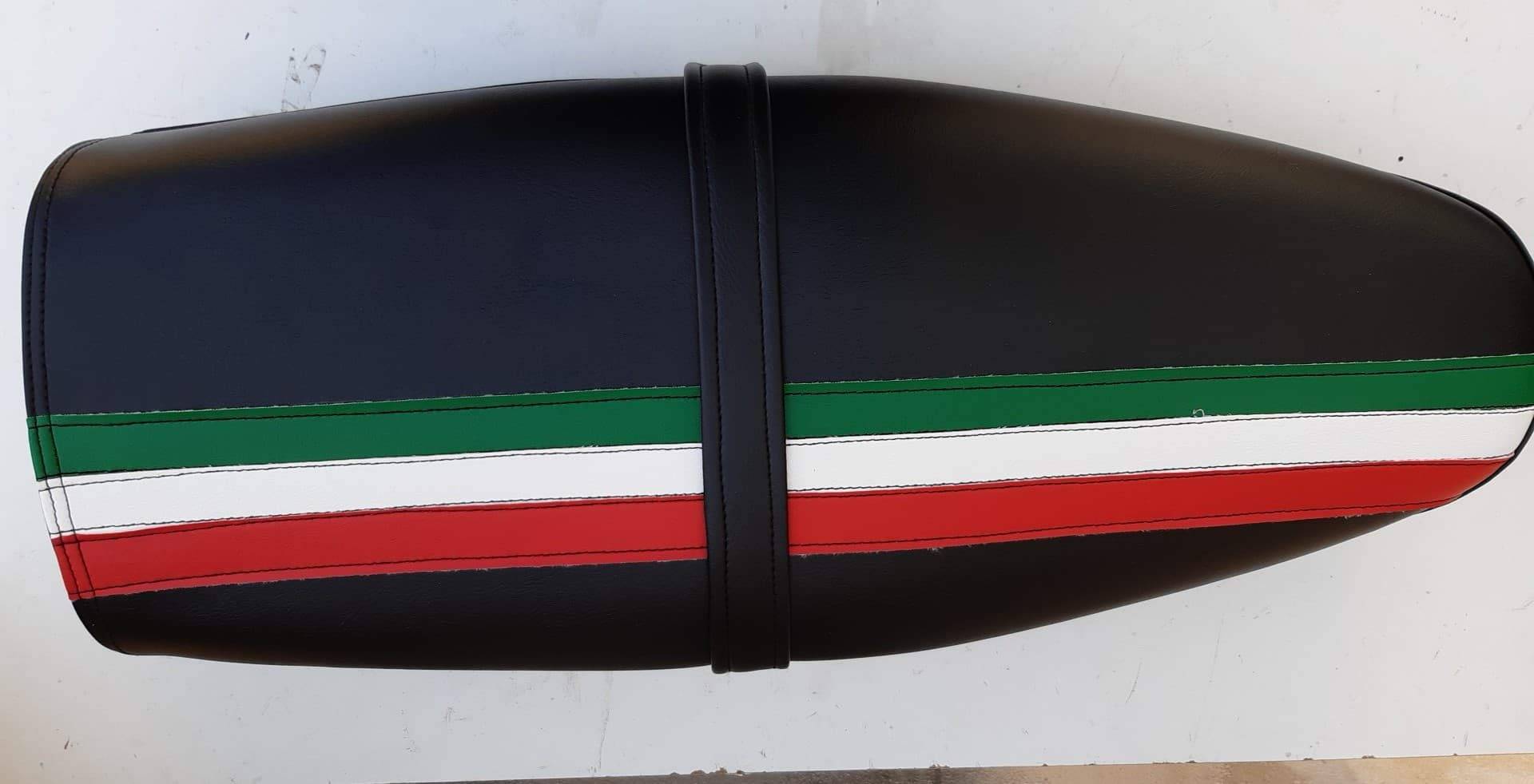 Sattel FÜR Piaggio Vespa PX 125 150 200 MIT Italienischer Tricolor-Flagge FÜR ALLE Modelle von E-BIKERS.IT