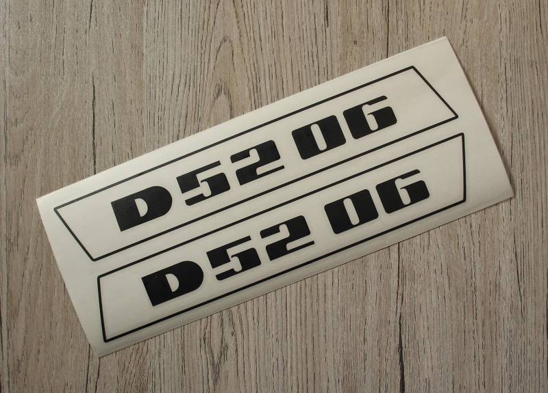 Deutz Aufkleber für Traktor D5206 Logo Emblem Sticker Label schwarz (bis 1974 schmale Raute neuere Variante) von Eil Bulldog Versand