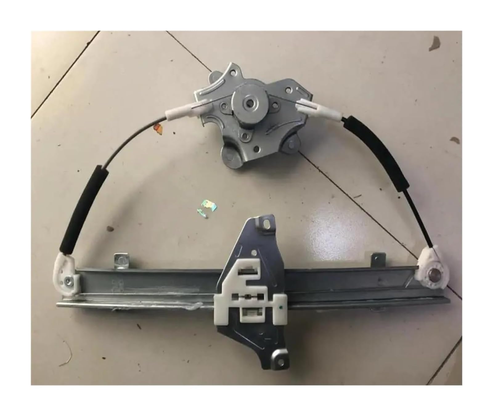 Elektrischer Fensterheber Für Chinesische Für SAIC Für Roewe 350 MG5 Auto Auto Motor Teil Links Rechts Vorne Hinten Seite 10096926 Fensterheber Halterung Assy Mit Motor(Rear-Left Bracket) von FAHBSTR