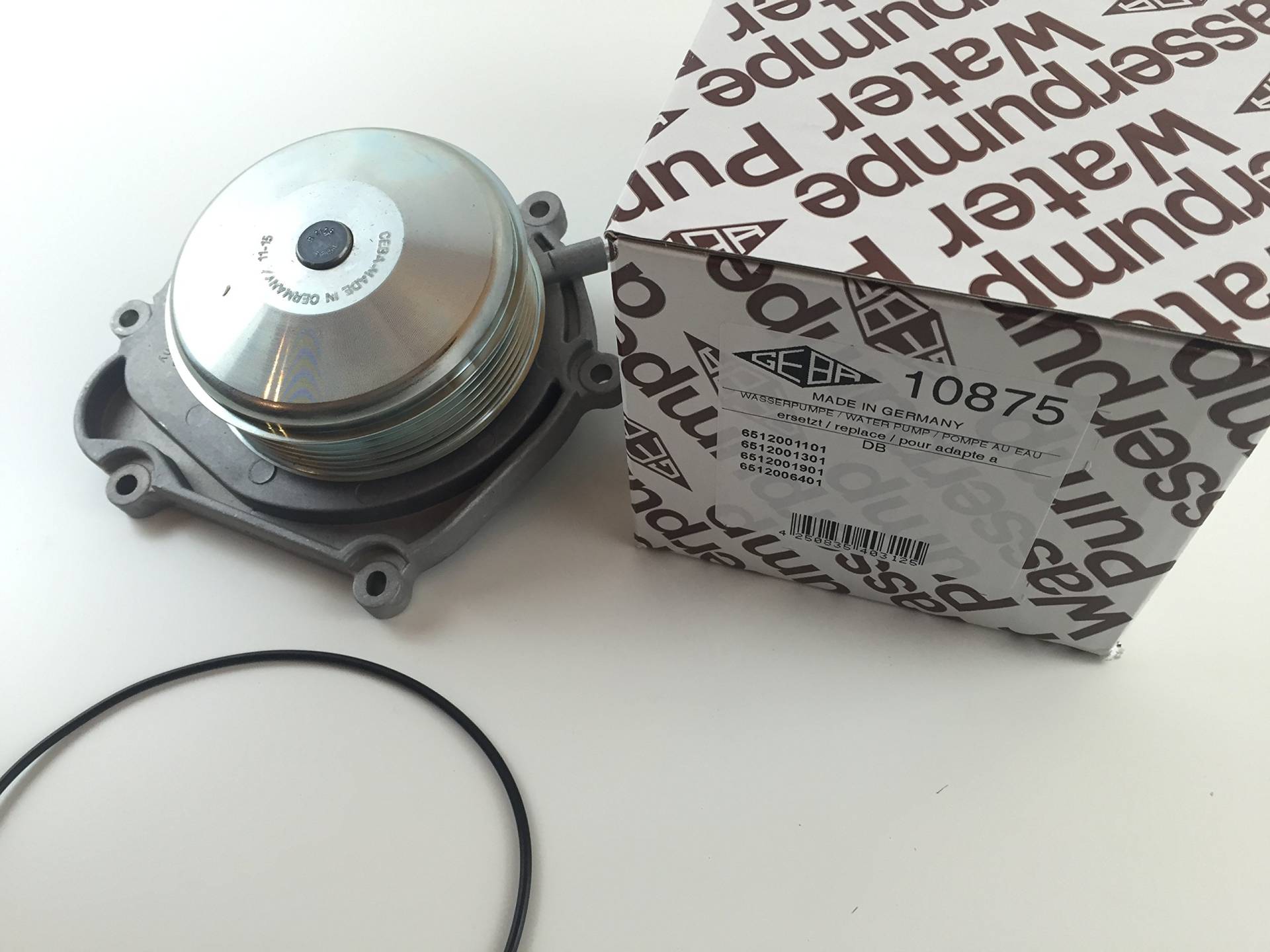 GEBA Wasserpumpe für MERCEDES W204 W212 W166 X204 W221 R172 CDI OM651 6512007701 von Geba