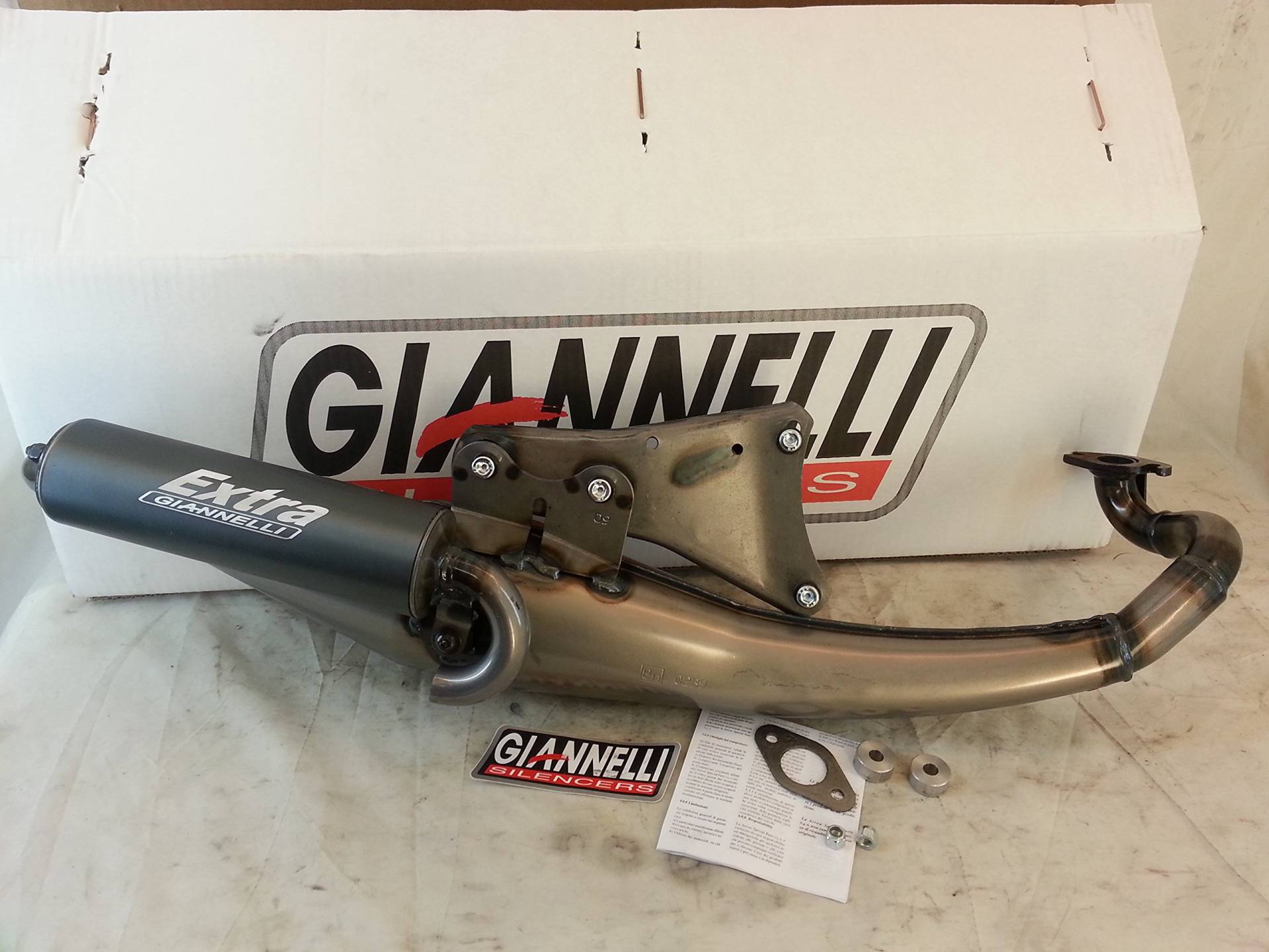 GIANNELLI EXTRA V2 MALAGUTI F12 R PHANTOM 07/09 P. UP EXAHUST WITH ALUMINIUM SILENCER TITAN IUM COLOUR von Giannelli