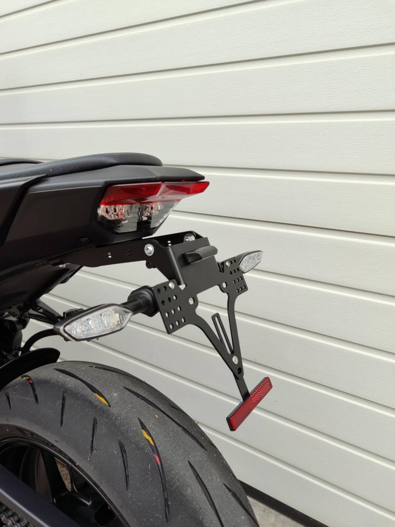 Grofatec Kennzeichenhalter kompatibel mit Yamaha MT09 ab 2024 mt-09 Kennzeichenträger Tail Tidy Heckumbau kurzes Heck für OEM Blinker von GroFaTec