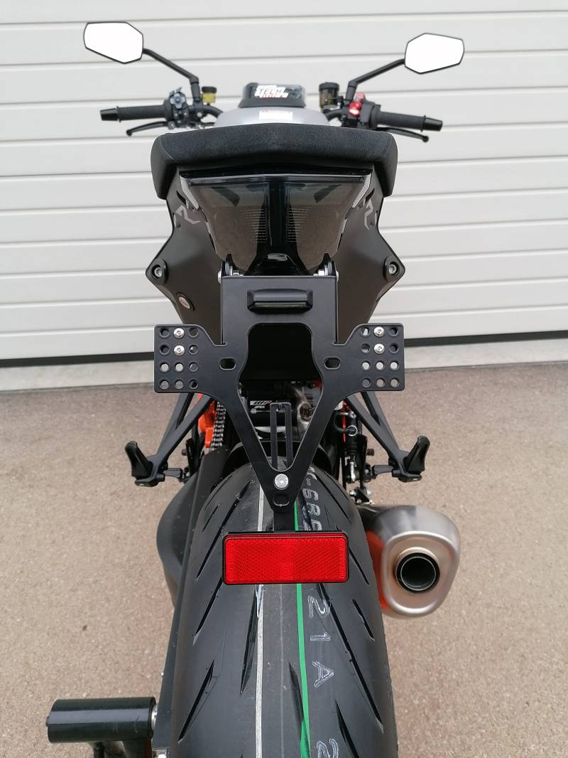 Kennzeichenhalter GroFaTec EVO Set für KTM 1290 Superduke R Bj 20-22 Super Duke1290 Kennzeichenträger Nummernschild Träger Halter kurzes Heck Heckumbau Porta Targa von GroFaTec