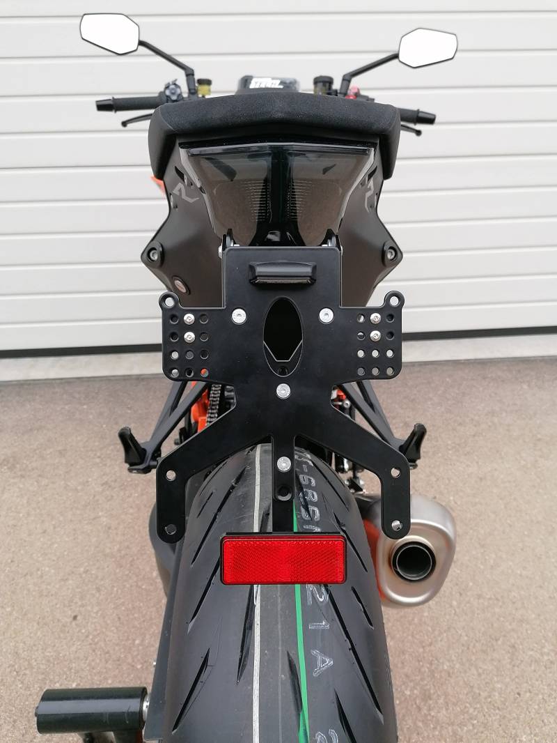 Kennzeichenhalter GroFaTec REVO für KTM 1290 Superduke R Bj 20-22 Super Duke1290 SDR Kennzeichenträger Nummernschild Träger Halter kurzes Heck Heckumbau Porta Targa von GroFaTec