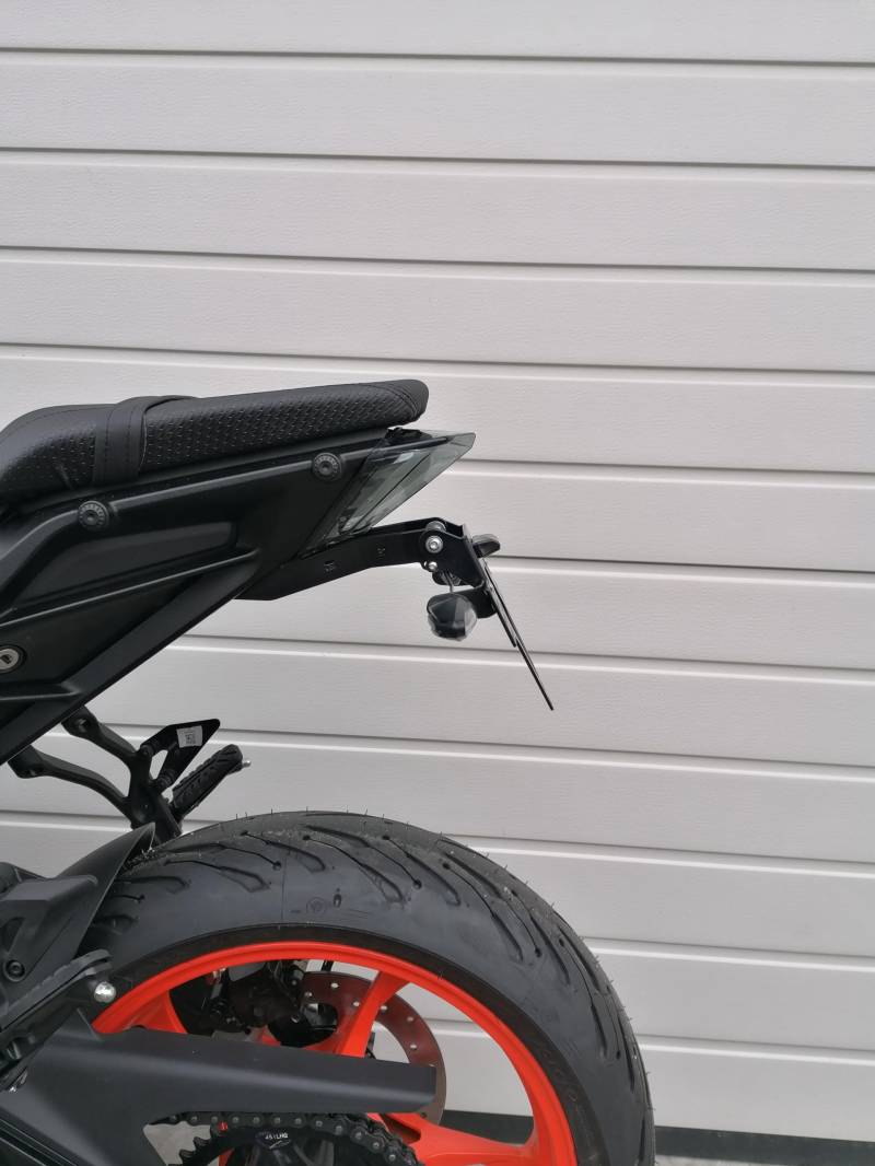 kurzer Kennzeichenhalter für KTM Duke 125 duke390 ab 2024 EVO Set für OEM Blinker GroFaTec Kennzeichenträger Nummernschild Träger Halter kurzes Heck Heckumbau ktm duke125 DUKE390 Tail Tidy Porta Targa von GroFaTec