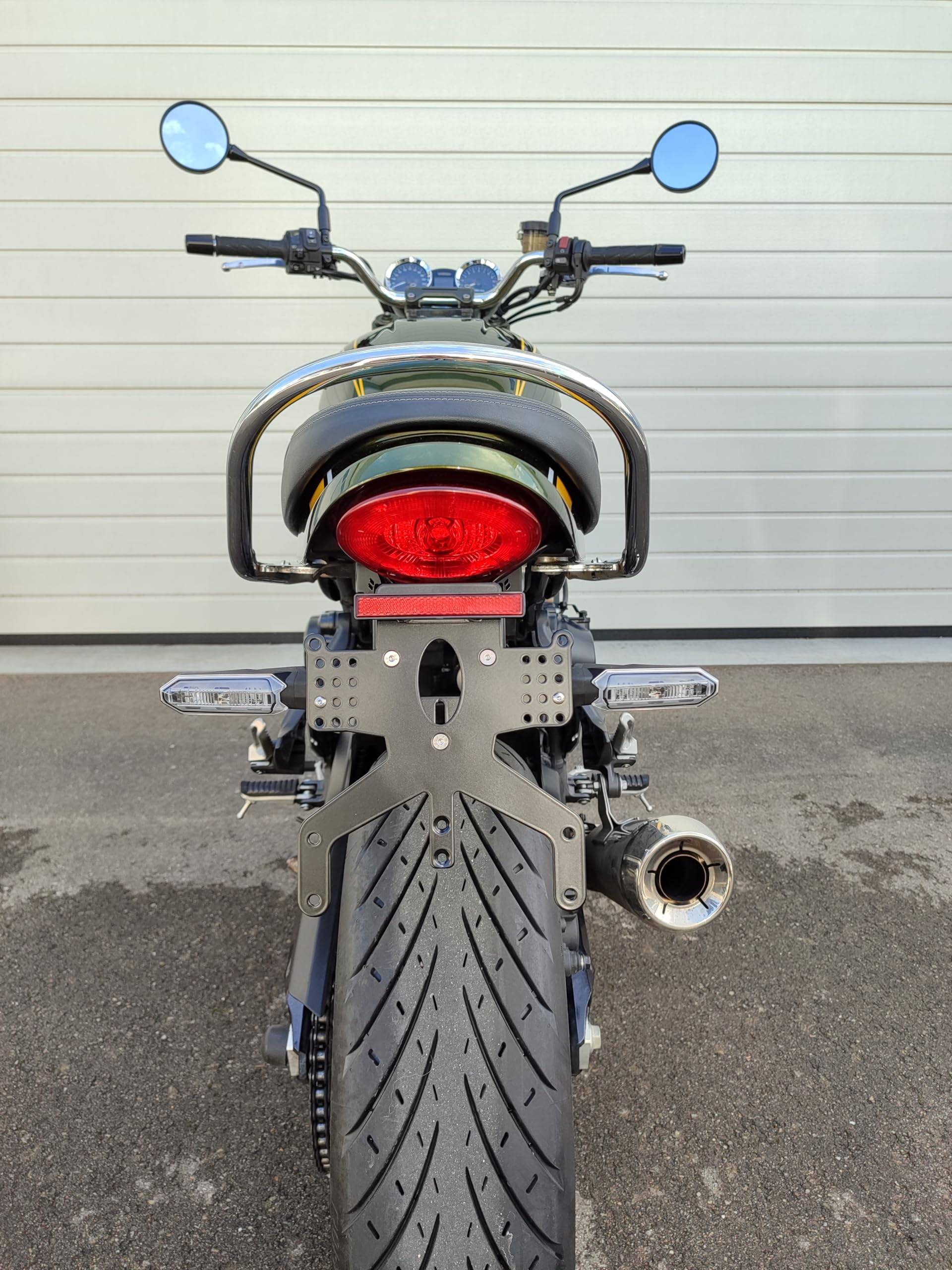 kurzer Kennzeichenhalter für Kawasaki Z 900 RS Retro18-24 GroFaTec REVO Short Kennzeichenträger Nummernschild Träger Halter kurzes Heck Heckumbau Porta Targa z900 rs für original und Zubehör Blinker von GroFaTec