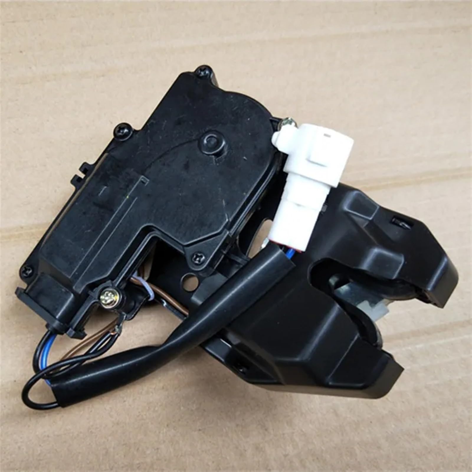 Heckklappenschloss Für Geely Für Emgrand Fließheck EC7 RV/RS Für Emgrand Limousine 2009-2017 Auto Hinten Stamm Lock Block Gepäck Heckklappe Türschloss Latch Kofferraum Türschloss(Sedan 2009-2017) von Gtdtixc