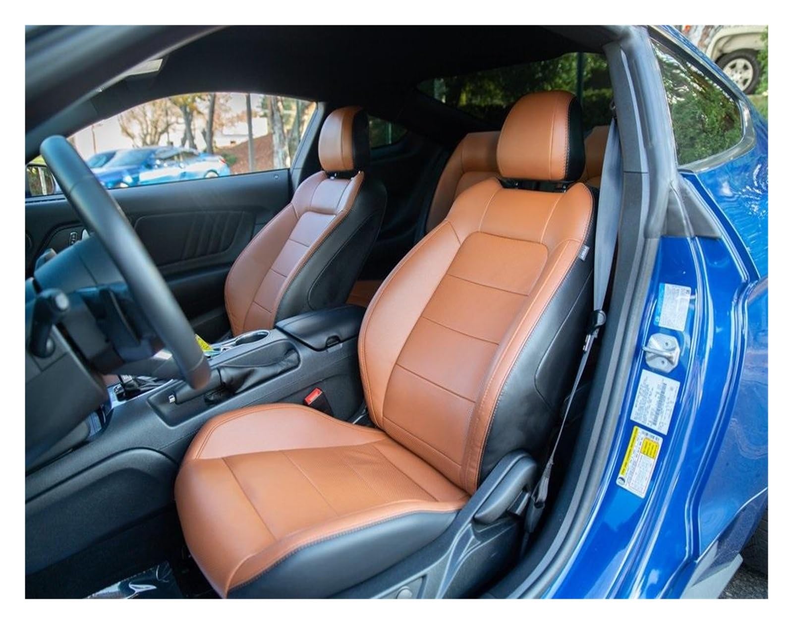 HILLAR Sitzbezüge Auto Für Ford Für Mustang GT Für Mustang Cabrio Autositzbezüge Komplettset Material Auto-Sitzbezüge(Brown Black,2015-2024 Coupe) von HILLAR