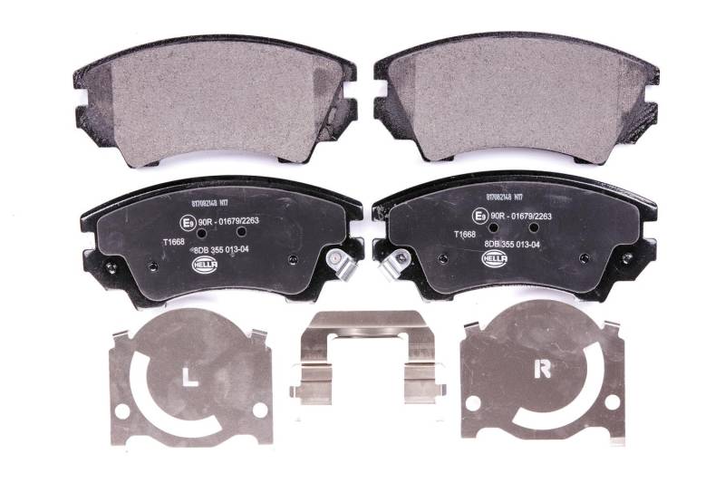 HELLA Bremsbeläge vorne - mit akustischer Verschleißwarnung - vier Bremsbeläge pro Set - T1668 - für u.a. BUICK / CHEVROLET / GMC / HOLDEN / OPEL - 8DB 355 013-041 von Hella