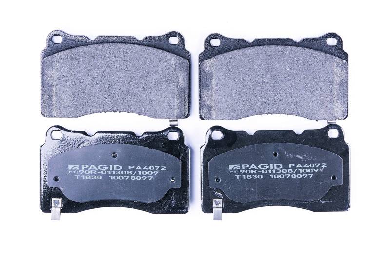 HELLA PAGID Bremsbeläge vorne, hinten - mit akustischer Verschleißwarnung - vier Bremsbeläge pro Set - T1830 - für u.a. CADILLAC / FORD / PONTIAC / TESLA - 8DB 355 014-451 von Hella