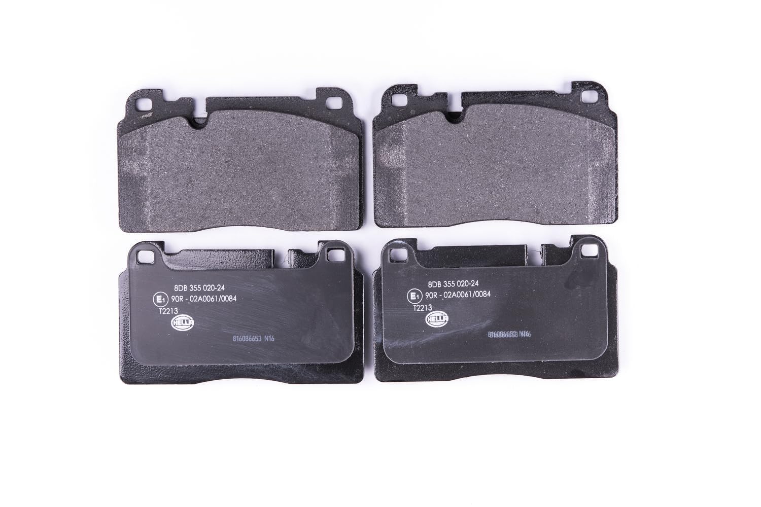 HELLA Bremsbeläge vorne - für Verschleißwarnanzeiger vorbereitet - vier Bremsbeläge pro Set - T2213 - für u.a. AUDI - 8DB 355 020-241 von Hella