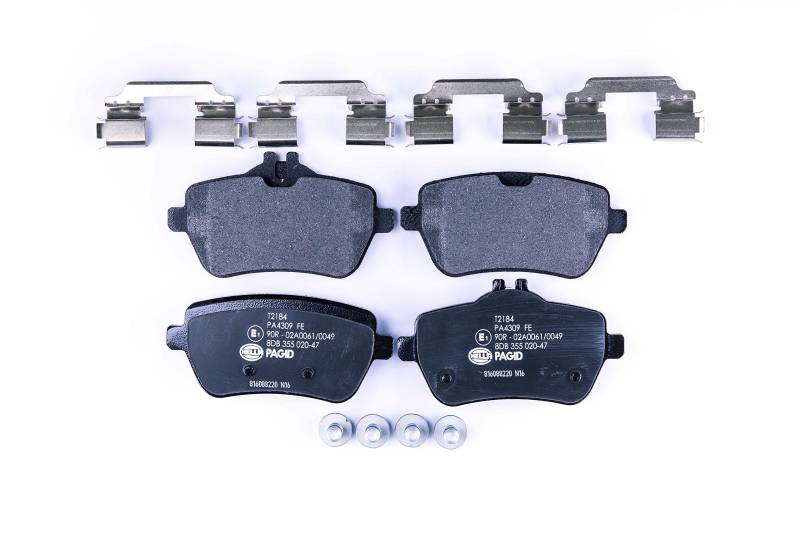 HELLA Bremsbeläge hinten - für Verschleißwarnanzeiger vorbereitet - vier Bremsbeläge pro Set - T2184 - für u.a. MERCEDES-BENZ - 8DB 355 020-471 von Hella