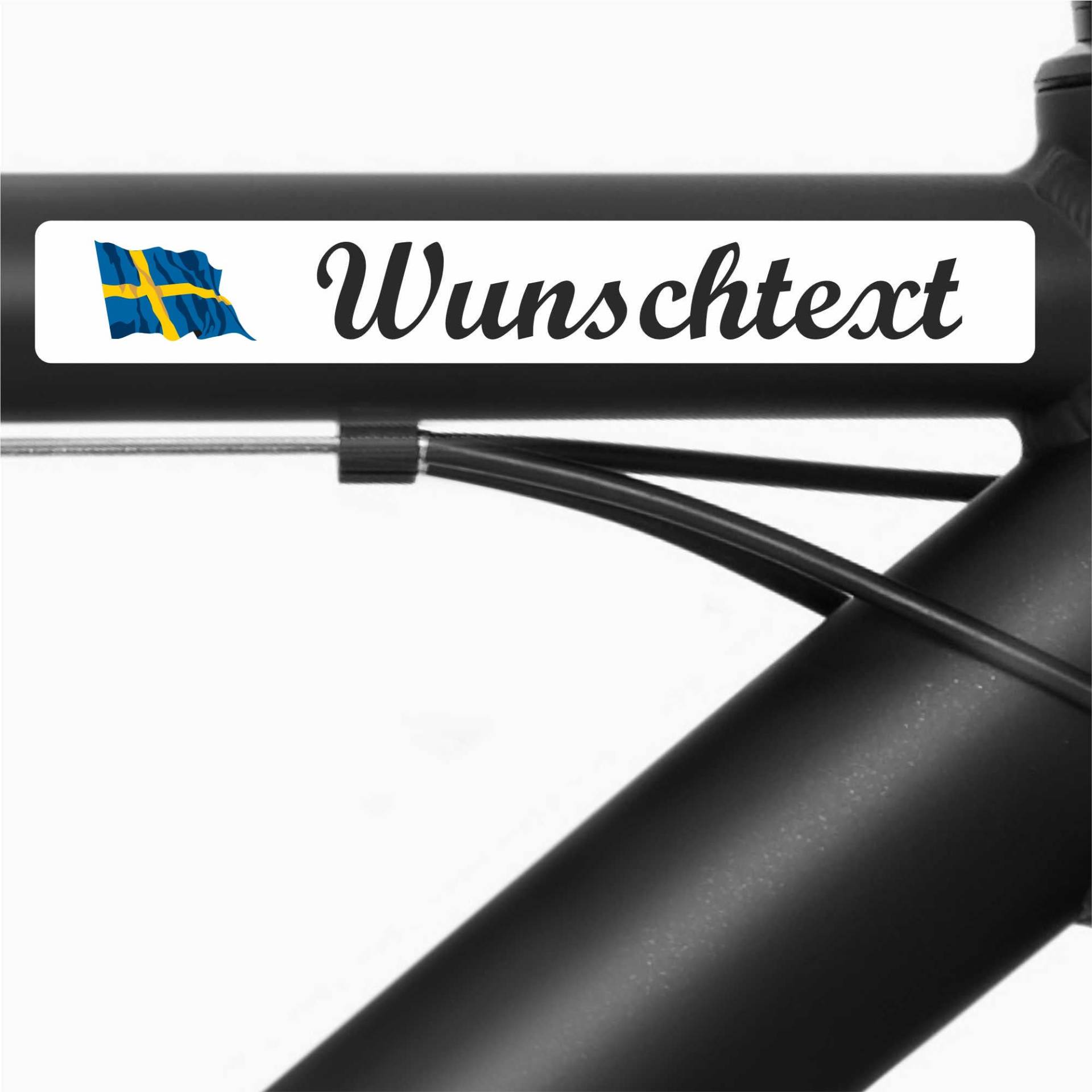 INDIGOS UG 13 Fahrradaufkleber mit Name - Flagge wehend - Land Schweden - 13 Fahnenaufkleber - Aufkleber mit Namen & Wunschtext - Fahrrad - Helm - Motorrad - individuell personalisiert von INDIGOS UG