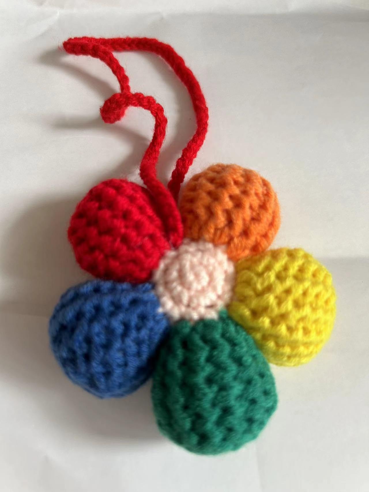 KIAYOO Autospiegel Anhänger Gestrickte Regenbogenblume, Auto Deko Süße Rückspiegel Hängedekoration, Auto Zubehör Innenraum Geburtstags Weihnachts Neujahr Geschenk für Mädchen Frauen Freunde von KIAYOO