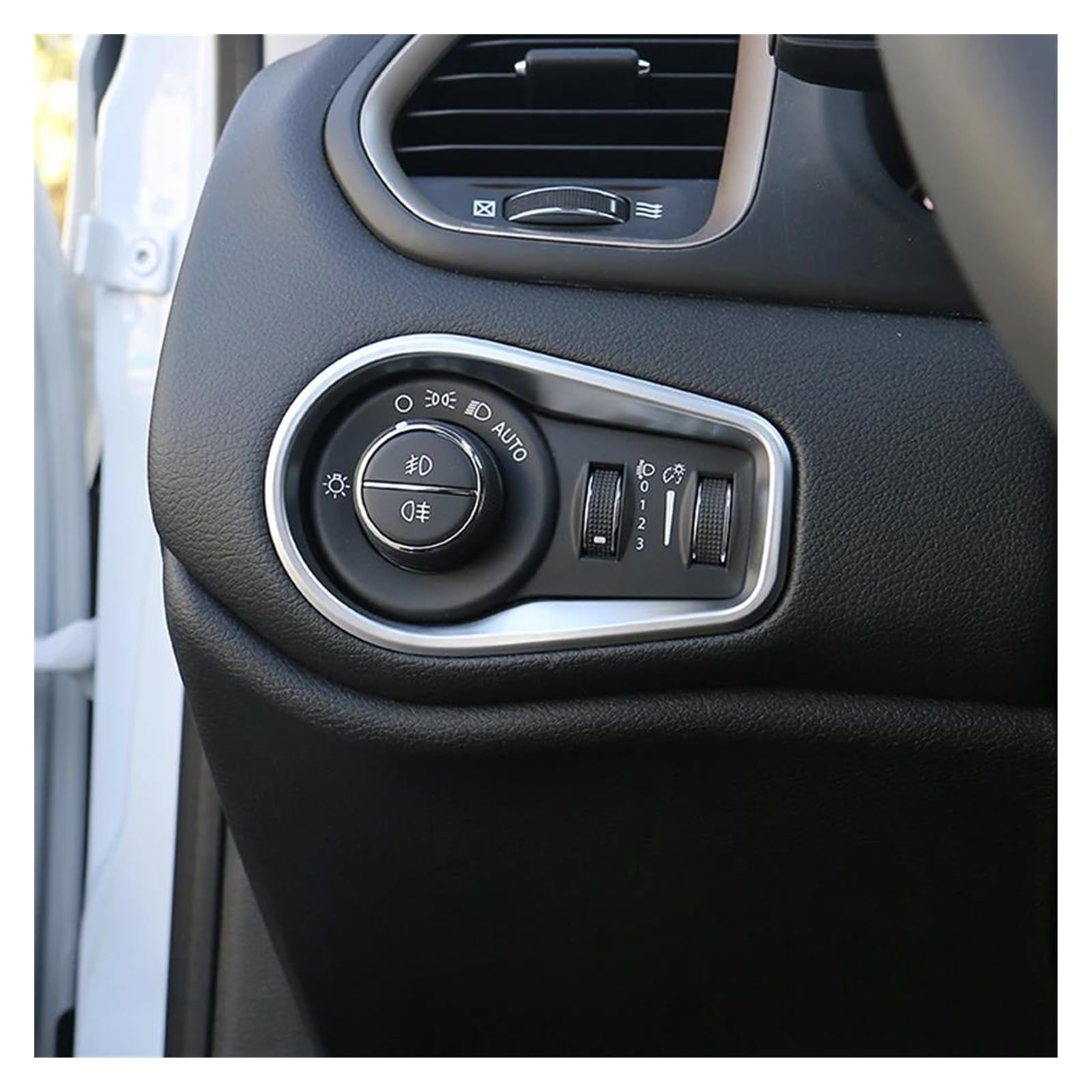 Interieurleisten Interieur Zubehör 1Pcs Scheinwerfer Schalter Dekoration Rahmen Für Jeep Für Renegade 2016 + Auto Innen Aufkleber ABS(Silber) von KUVIEZ