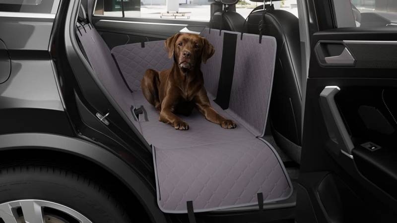 Knuffelwuff universal Hunde Autoschondecke für die Rückbank 137x148cm - Wasserabweisend, Kratzfest und rutschfest - Hundedecke für Auto, Van und SUV - Rücksitzbezug, Schonbezug, Sitzschoner von Knuffelwuff