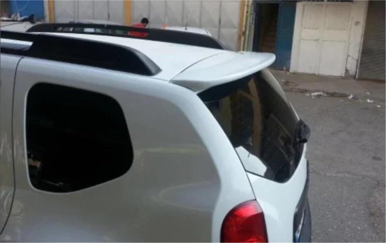 Auto Heckflügel Spoiler Fiber Fiberglas Material Für Dacia Für Duster 2009 2010 2011 2012 2013 2014 2015 2016 2017 Hinten Dach Spoiler Flügel Stamm Lippe Auto Heckspoiler(Gloss Black) von LENTLY