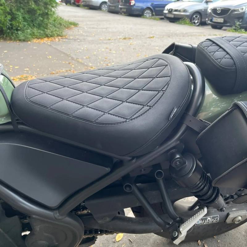 Lorababer Motorrad Hinten Beifahrer Vorne Fahrer Sozius Sitzkissen Druckentlastungspolster Kompatibel mit Rebel CMX500 CMX300 CMX 500 300 2017 2018 2019 2020 2021 2022(Vordersitz-Schwarz) von Lorababer