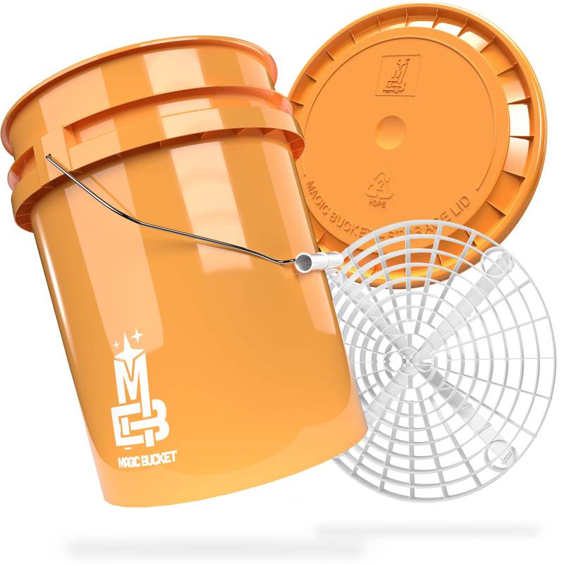 MAGIC BUCKET | Auto Handwäsche Bundle | Wascheimer mit passendem Eimer Deckel 5 US GALLONEN ca. 20 Liter | Mit Grit Guard Eimereinsatz Schmutzsieb | Waschset Orange/Weiß von MAGIC BUCKET