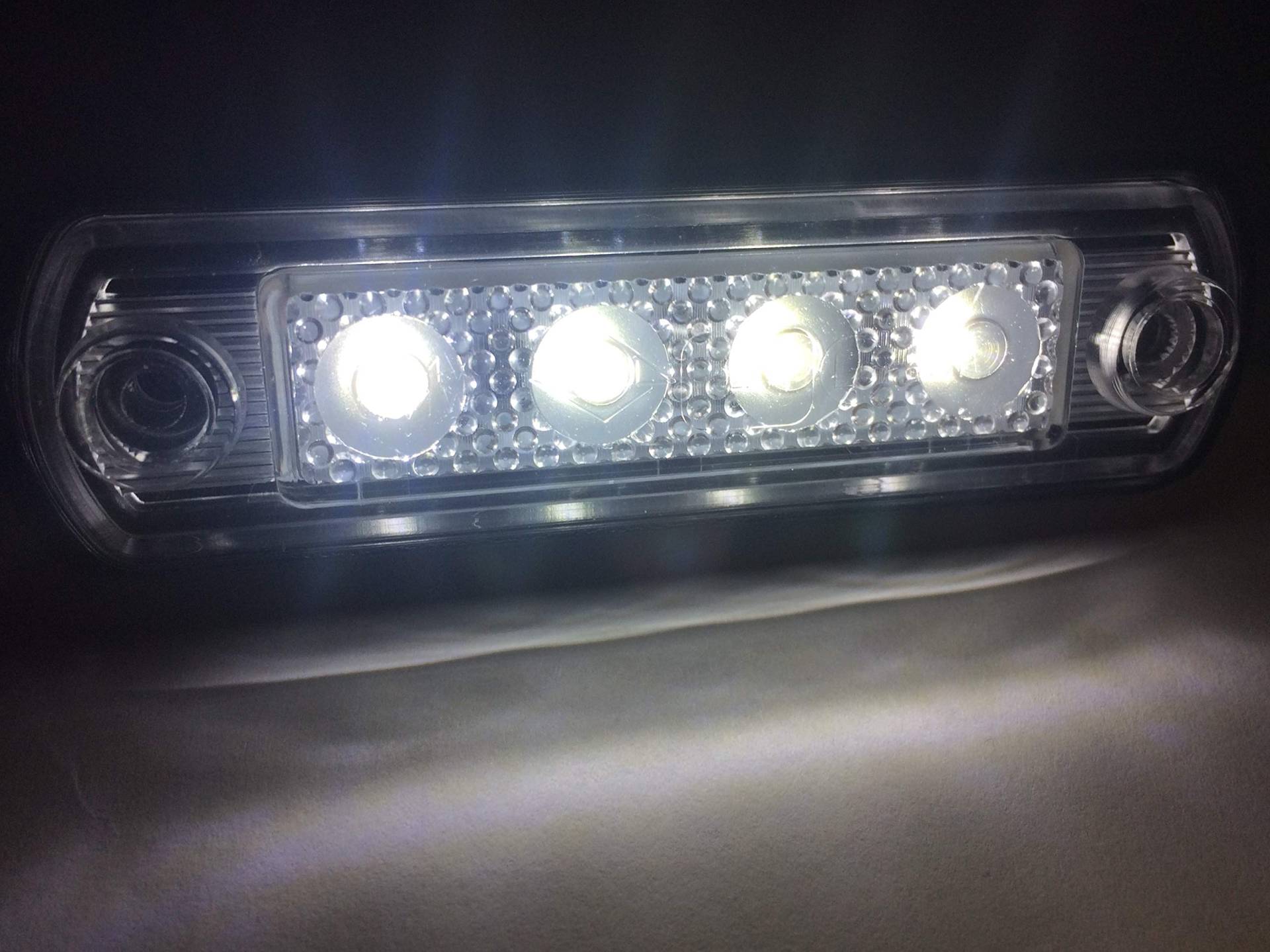 Weiß LED Positionsleuchte 12V 24V Umrissleuchte Anhänger LKW 110x30x15 Kabel von Matel Service