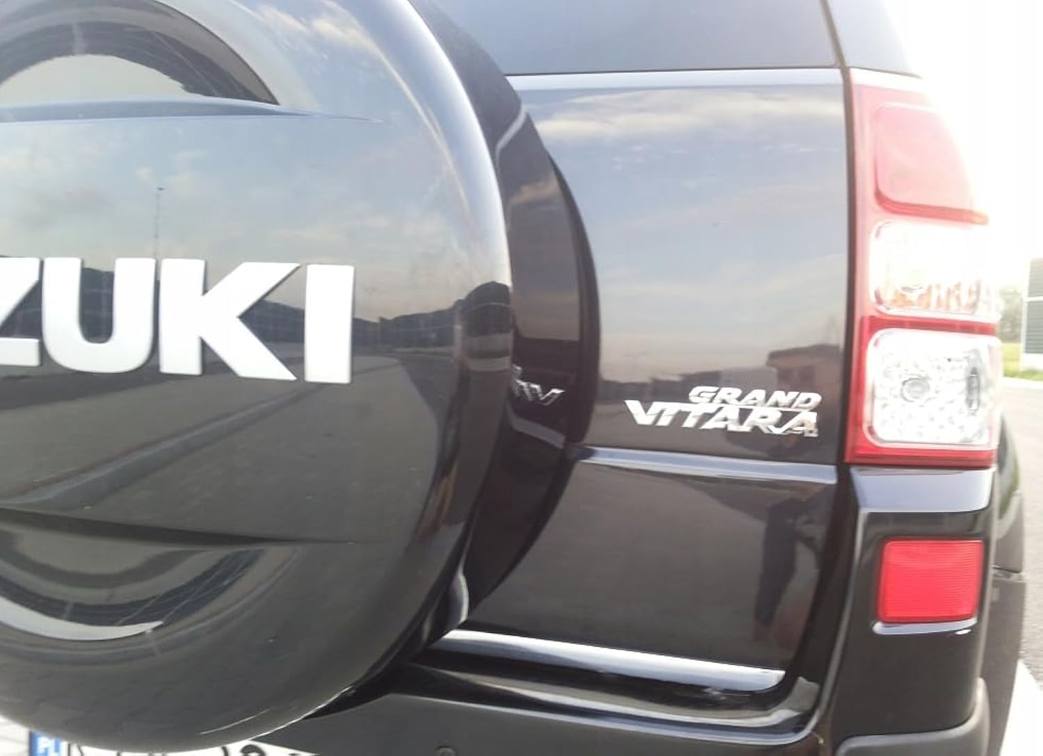 SUZUKI Grand Vitara II 3D - KLAPE CHROM BRISTEN von Martig