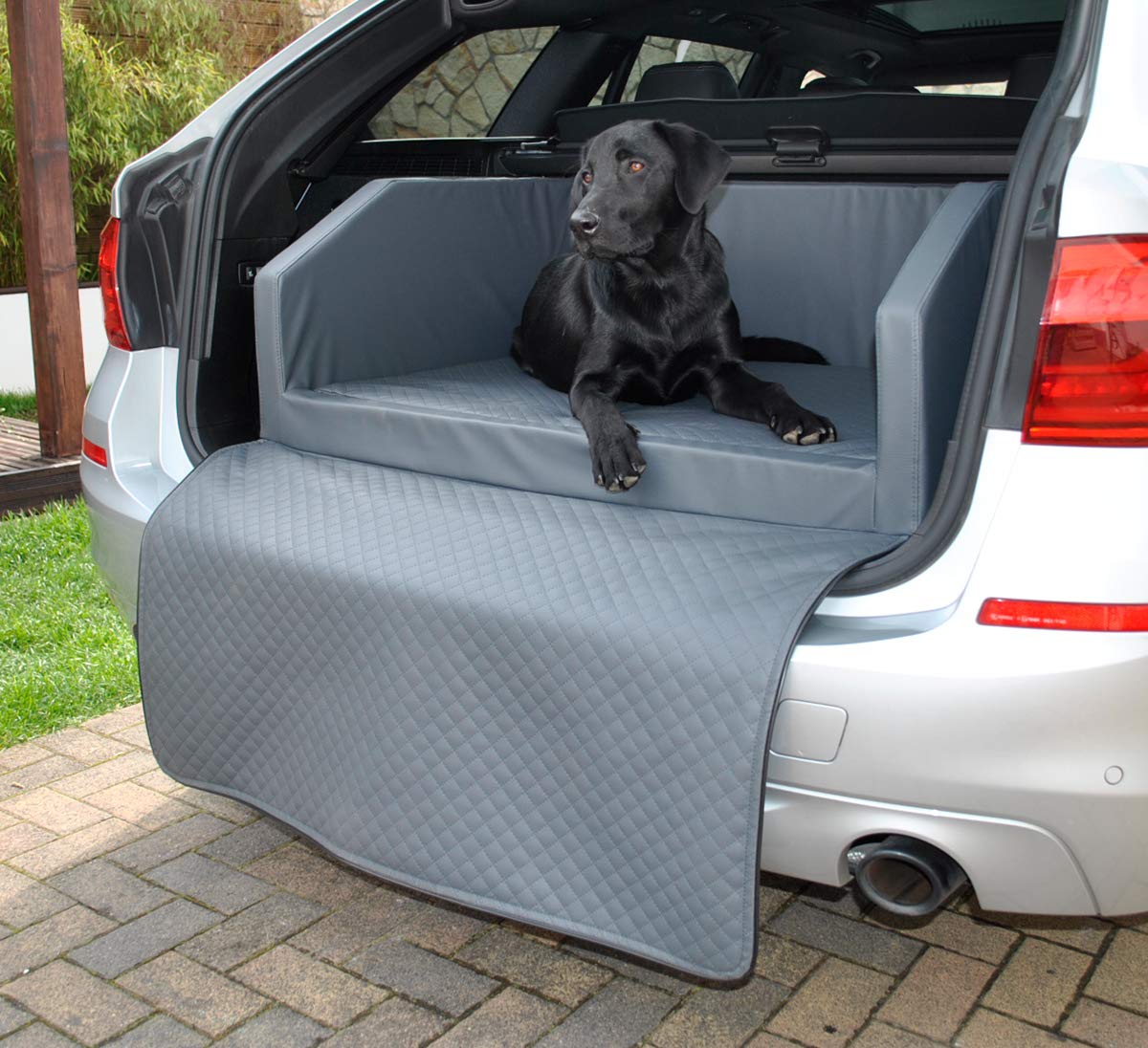 Mayaadi Home XL Premium Hundebett - 100 x 90 x 38 cm | Hochwertiger Autositz für Deinen Hund | Autohundebett mit Schutzdecke, Kofferraum Bett aus Kunstleder | Travel Grau von Mayaadi Home