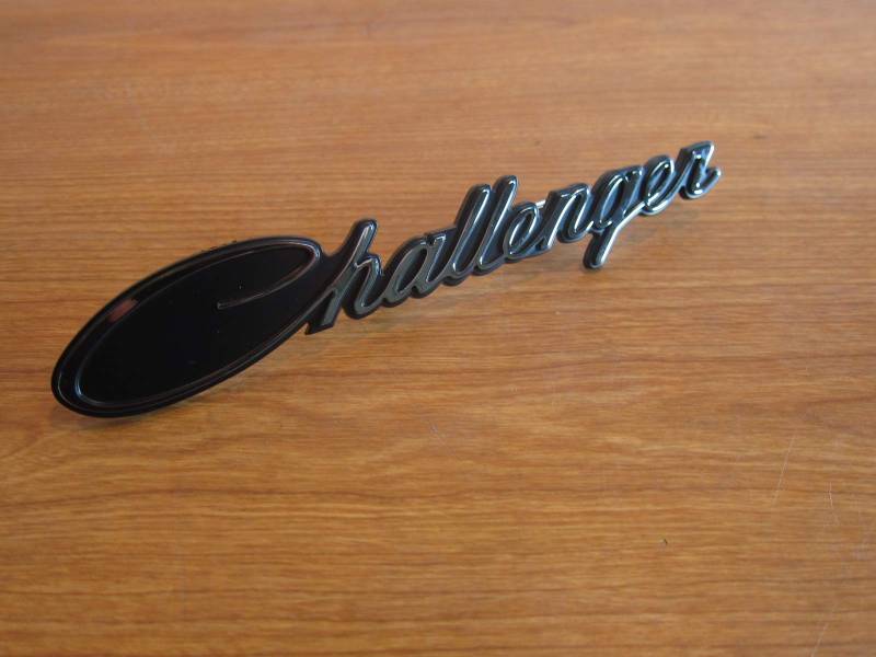 Dodge Challenger 2015–2020 Kühlergrill, kursiv, Chrom und Schwarz, Namensschild von Mopar